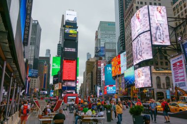 Zaman Meydanı alacakaranlık zamanı şehir manzarası