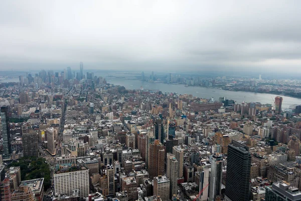 Letecký pohled na Manhattan mrakodrapů — Stock fotografie