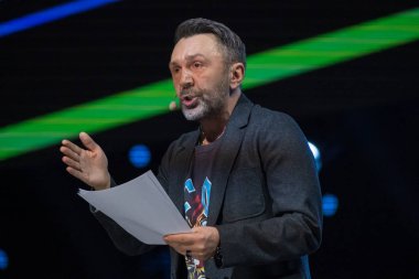 Rus rock müzisyen ünlü Sergey Shnurov iş toplantısında gerçekleştirir.
