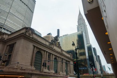 Megapolis 'teki demiryolu istasyonunun süs eşyaları.