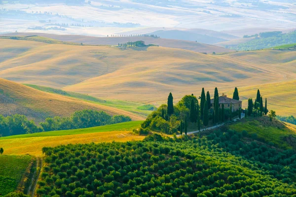 Paisaje aéreo de finales de verano del valle en Toscana —  Fotos de Stock