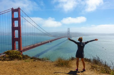 Golden gate Köprüsü güneşli bir gün
