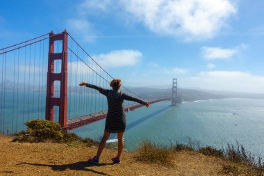 Golden gate Köprüsü güneşli bir gün