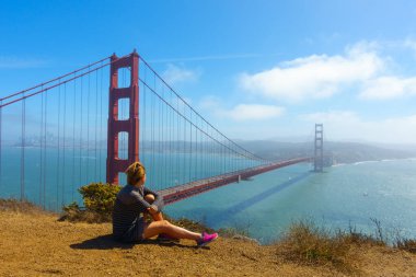 Golden gate Köprüsü güneşli bir gün