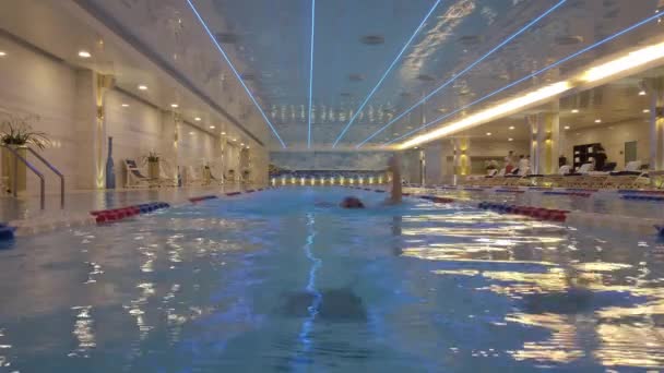 Panorama av lyx pool i Radisson Collection Hotel — Stockvideo