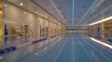 Radisson Koleksiyon Oteli 'nde lüks yüzme havuzu manzarası