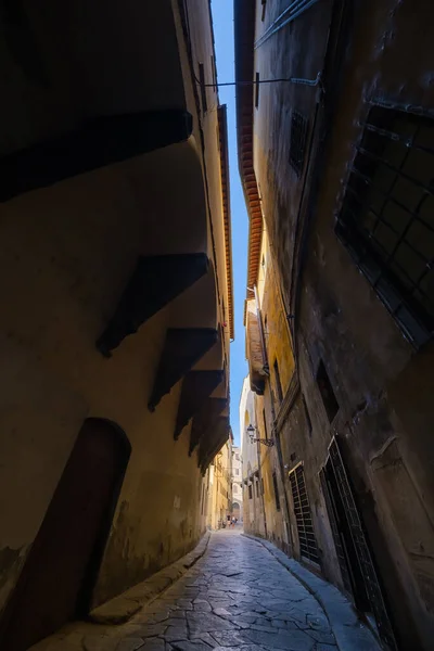 Szűk utca történelmi központjában Firenze, Ital — Stock Fotó