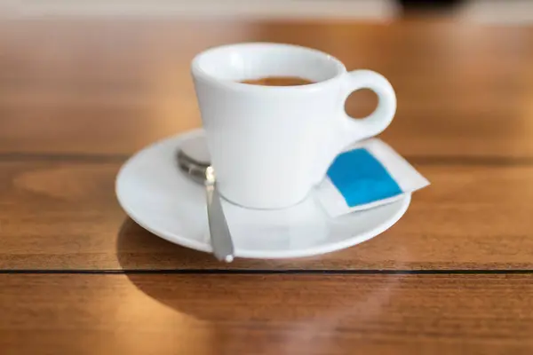 Bir tabakta espresso fincan