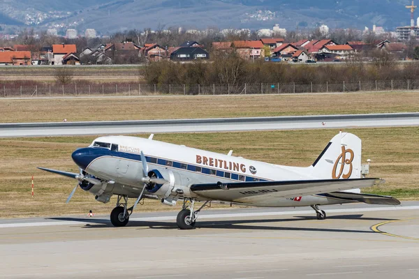 Breitling Douglas Dc-3'te Zagreb Havalimanı 's dünya turu sırasında.