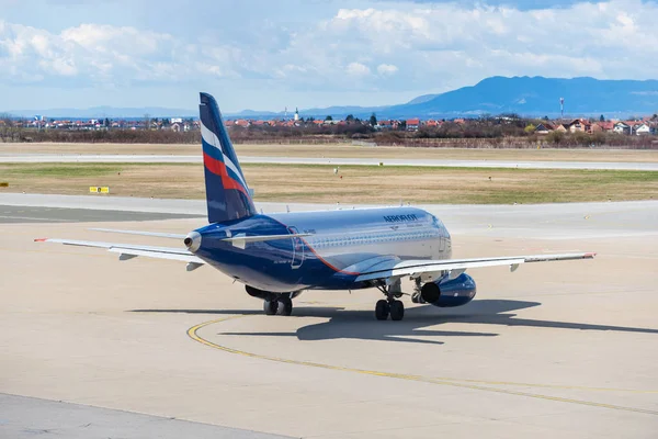 Aeroflot Sukhoi Superjet 100-95B taxiing on apron. — Stock Photo, Image