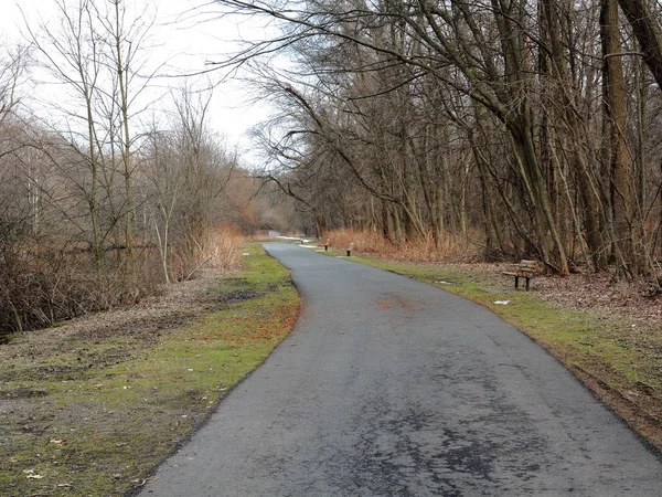 Fietsroute en rivier — Stockfoto