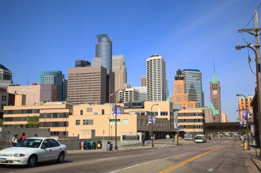 Minneapolis - 21 Nisan: Şehir merkezinde Belediye Binası Saat Kulesi ile üzerinde 21 Nisan 2010 Minneapolis, Minnesota. Kentin yaklaşık 3.8 milyon yaşamadığı ve 14 ü ABD'de en büyük.