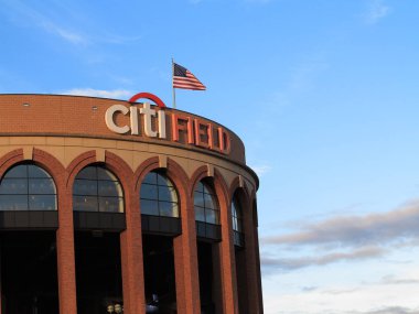 New York - 22 Eylül: New York'ta 22 Eylül 2017 Citi Field'da Jackie Robinson Rotunda. Rotunda New York Mets beyzbol ana giriş kapısıdır.