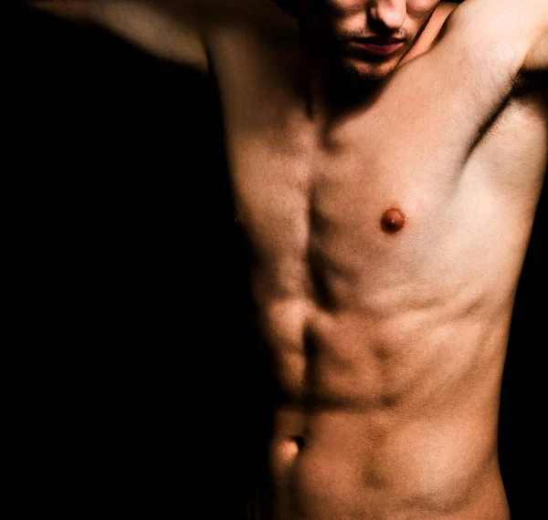 Naken Ung Manlig Kropp Över Svart Bakgrund — Stockfoto
