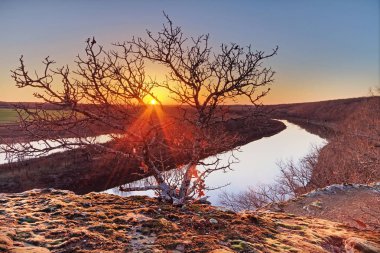 Günbatımı Osage Nehri üzerinde