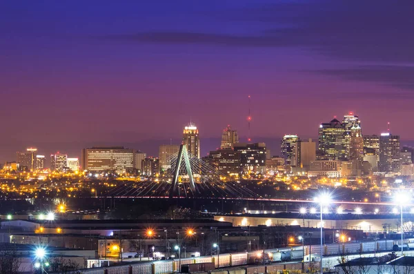 Kansas City Skyline avec Kit Bond Bridge Photos De Stock Libres De Droits