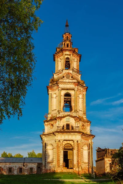 Church in sredneivkino — Stock Photo, Image