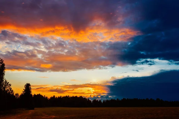 Zachód słońca w chmurach — Zdjęcie stockowe