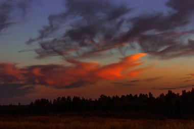 Bulutlarda gün batımı