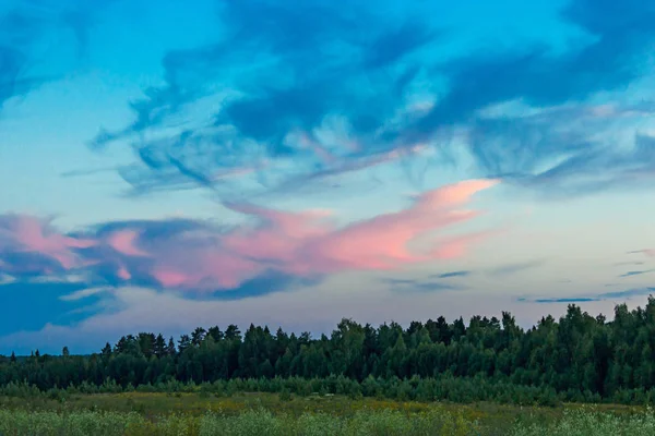 Soluppgång i molnen — Stockfoto