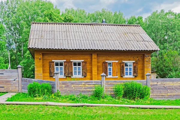 Rosyjski dom — Zdjęcie stockowe