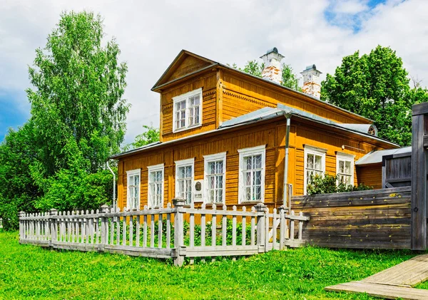 russian village house