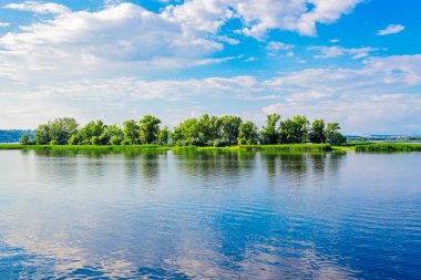 Adaları ile volga Nehri