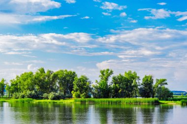 Adaları ile volga Nehri