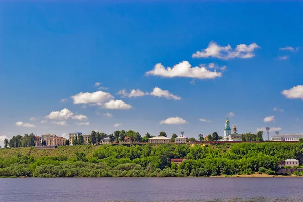 City on the river — Stock Photo, Image