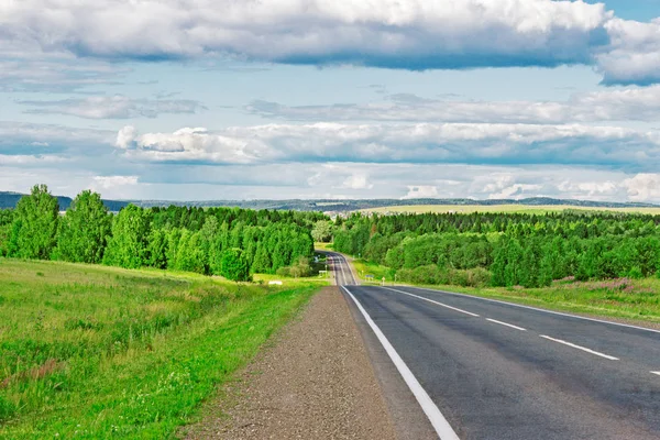 Road in the hills — Stock Photo, Image