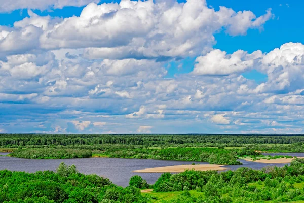 Widok na rzekę Wiatka — Zdjęcie stockowe