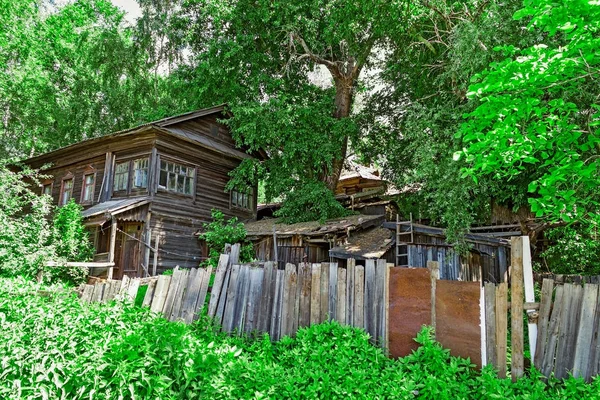 Antigua casa de madera — Foto de Stock