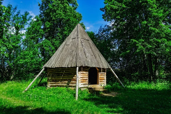 小さな木造の小屋 — ストック写真