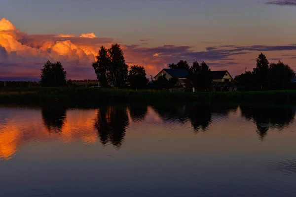 日落的池塘 — 图库照片