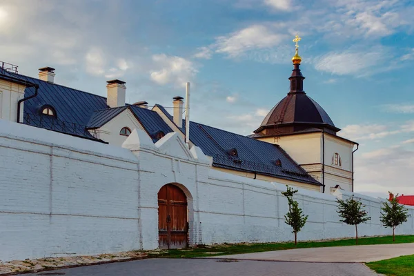 Uspensky monastery in sviyazhsk — Stock Photo, Image