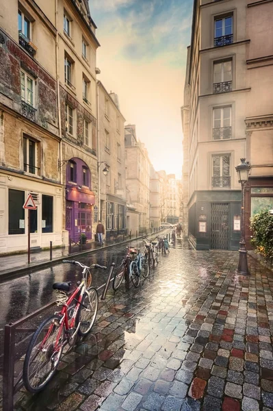 Rue des Grands Gradi al tramonto dopo la pioggia — Foto Stock