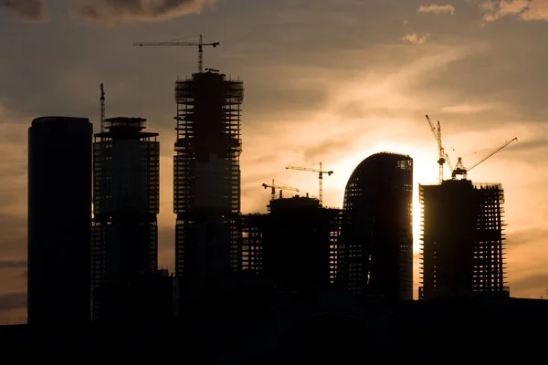 Construcción de rascacielos del centro de negocios de la ciudad de Moscú — Foto de Stock