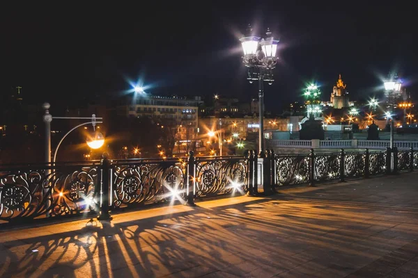 Pont Patriarshy la nuit — Photo