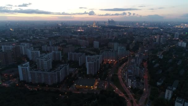 Blick auf Moskau aus der Luft im Sommer — Stockvideo