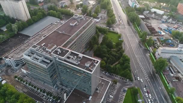 现代建筑物高度从十字路口的俯视图 — 图库视频影像