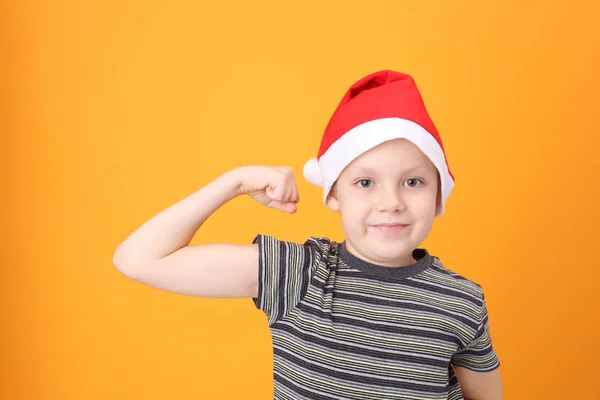 Niedlicher kleiner Junge — Stockfoto