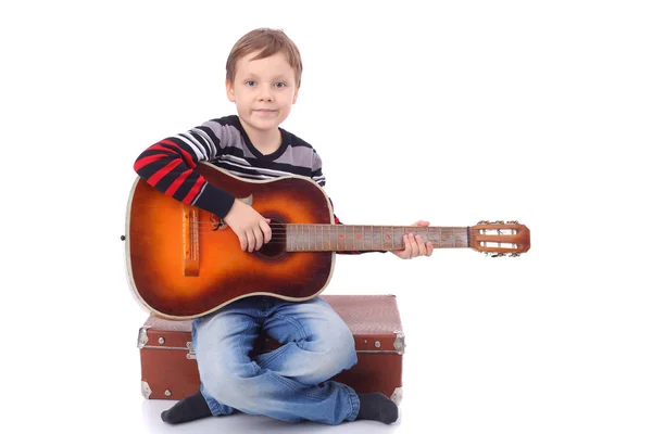Pojke med gitarr — Stockfoto