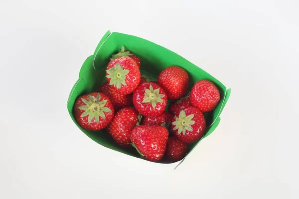 Erdbeeren in der Schachtel — Stockfoto