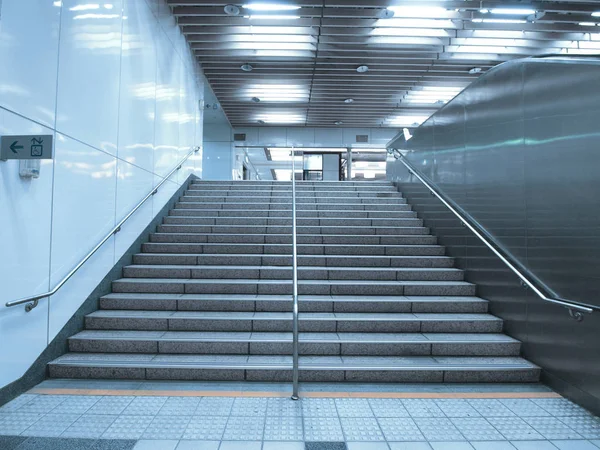 Escalier Dans Passage Souterrain — Photo