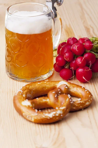 Beer Pretzel Radish Rustic Wood — Stock Photo, Image