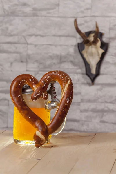 Heart Shaped Pretzel Beer — Stock Photo, Image