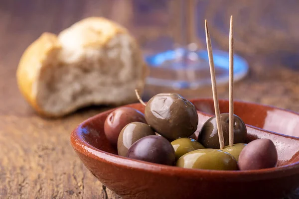 Mixed Olives Dark Wood — Stock Photo, Image