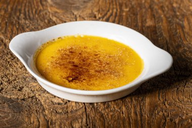 creme brulee kara tahtada 