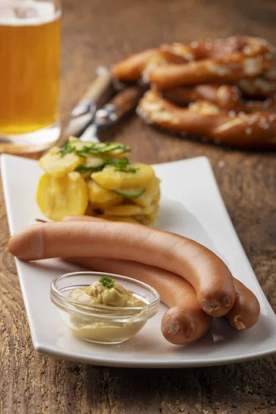 Kiełbasy Frankfurterowe Ziemniaki — Zdjęcie stockowe