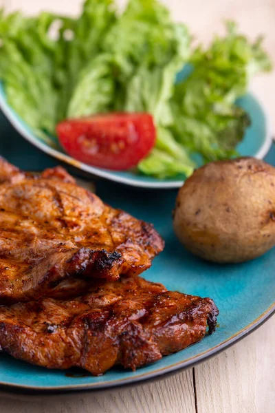 Filetes Cerdo Parrilla Plato Azul — Foto de Stock